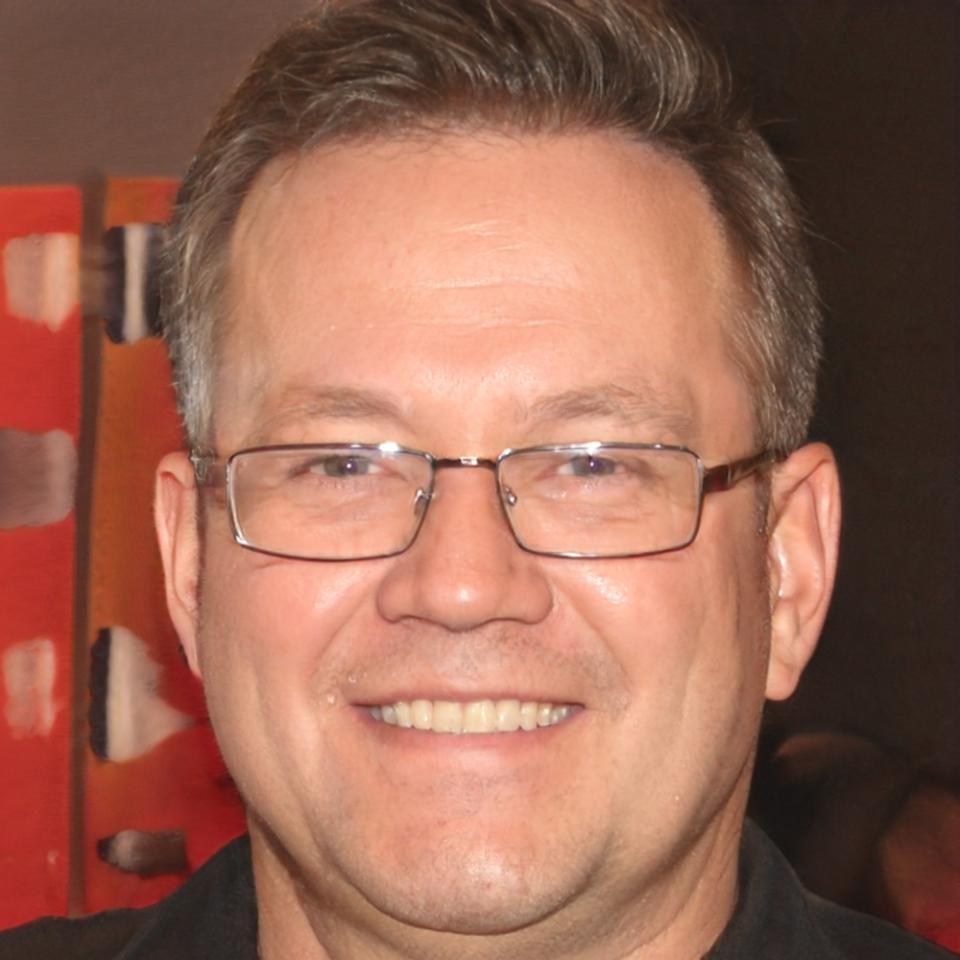 Sebastiano Rinaldi, direttore artistico di finquarolent, durante una sessione di coreografia